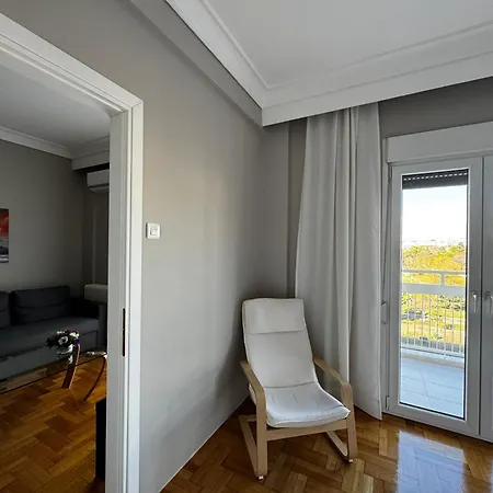 Promenade Apartment *